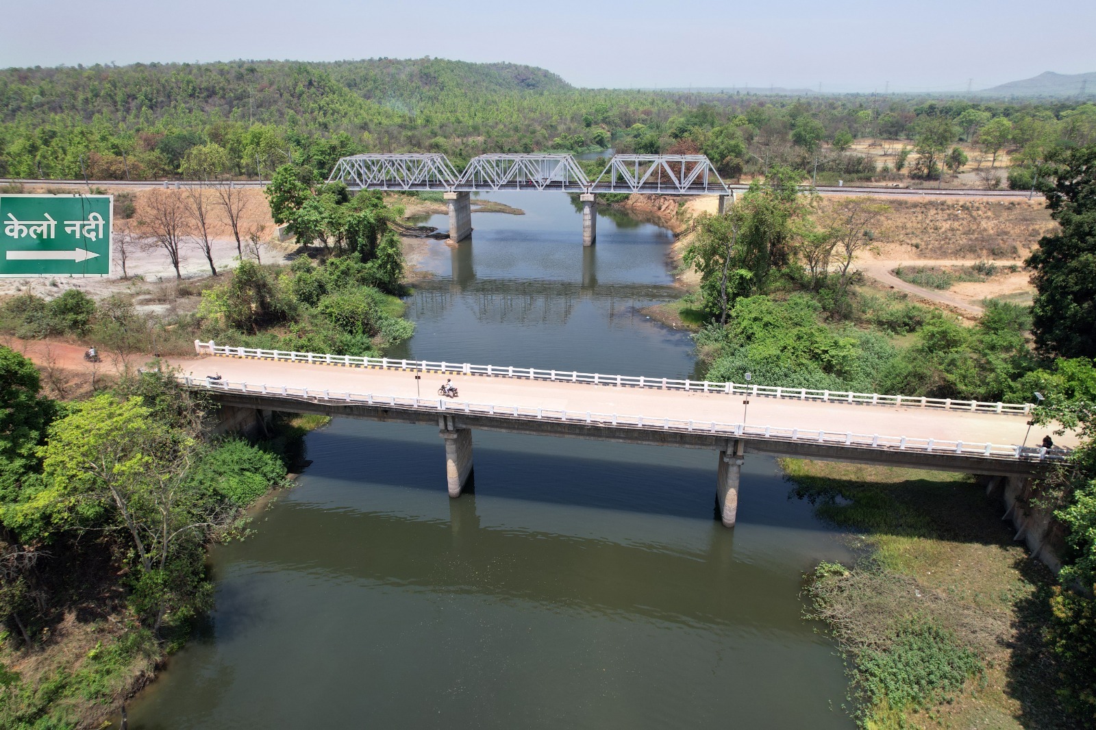 घटेश्वरी मंदिर क्षेत्र बनेगा नया पर्यटन केंद्रः केलो तट के समग्र विकास की तैयारी, वनांचल के काटाझरिया में कलेक्टर ने किया निरीक्षण, संगम स्थल की संभावनाओं पर जोर