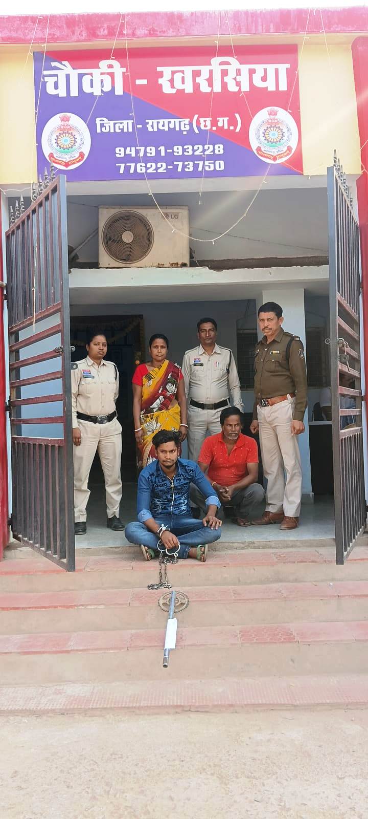 मारपीट की घटना पर पुलिस की त्वरित कार्रवाई , हत्या के प्रयास अपराध में तीन आरोपी गिरफ्तार, पुरानी रंजिश को लेकर दो पक्ष आपस में भीड़े, युवक पर फरसीनुमा हथियार से प्राणघातक हमला