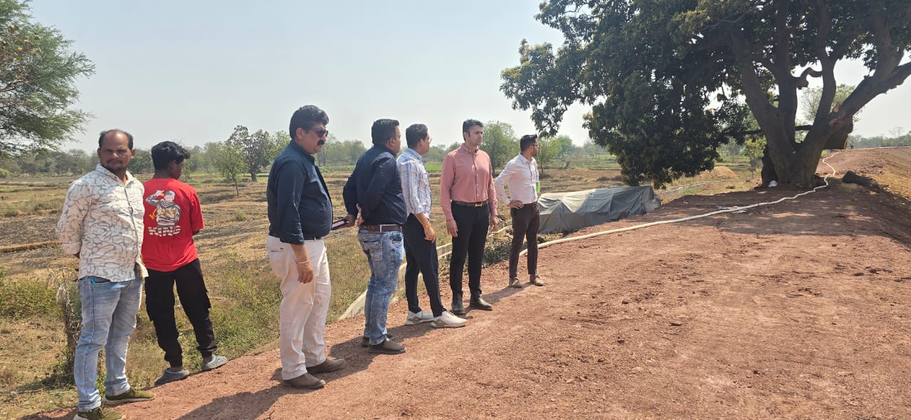 कलेक्टर ने टिनमिनी जलाशय के जीर्णोद्धार कार्य का किया निरीक्षण, निर्माण कार्य में गुणवत्ता और जल भराव की बेहतर व्यवस्था के दिए निर्देश