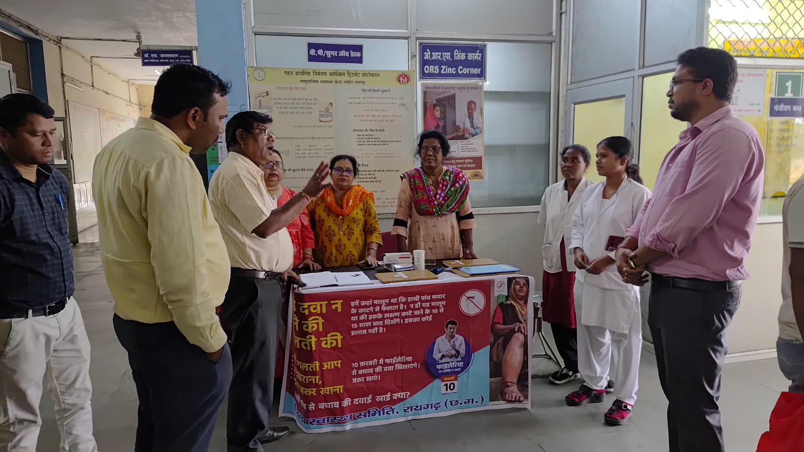 फाइलेरिया उन्मूलन: जिला टीम ने लोइंग में MDA अभियान का किया निरीक्षण, 1.55 लाख से अधिक नागरिकों को दवा खिलाने का लक्ष्य