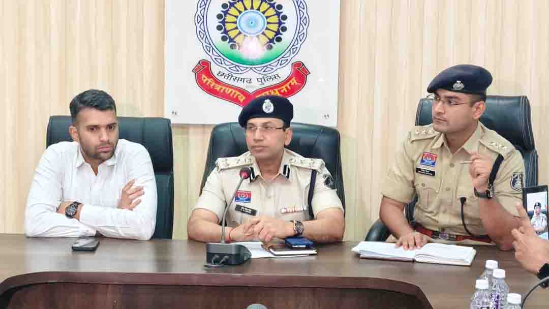 72 घंटे में जिला प्रशासन की ताबड़तोड़ कार्रवाई, अवैध अफीम खेती के नेटवर्क में मचा हड़कंप, तीन बड़ी कार्रवाई से टूटा गिरोह, ड्रोन सर्वे से प्रशासन की पैनी नजर