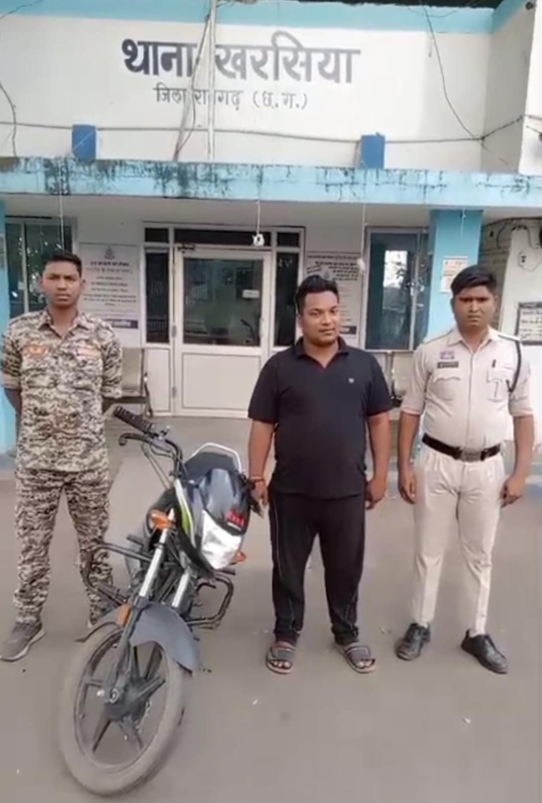 ट्रेलर चालक से लूटपाट के मामले में पुलिस की कार्रवाई, आरोपी गिरफ्तार, ट्रेलर रोककर चालक से मारपीट कर लूटे थे रुपये, कियोस्क शाखा से रूपए भी निकलवाए