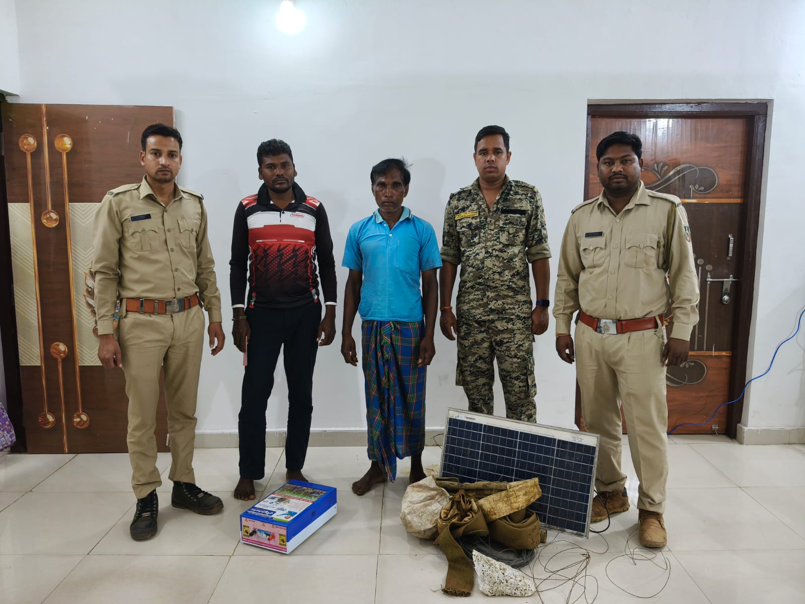 वन विभाग को मिली बड़ी सफलता, दो हाथियों के शव मिलने के मामले में दो आरोपी गिरफ्तार, एक अन्य आरोपी फरार