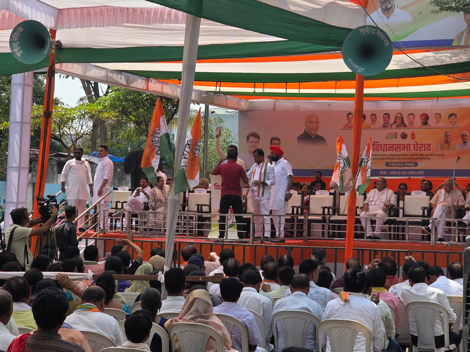 विधानसभा घेराव से गरमाई राजधानी की सियासत: रायगढ़ से उमड़ा जनसैलाब, कांग्रेस का शक्ति प्रदर्शन