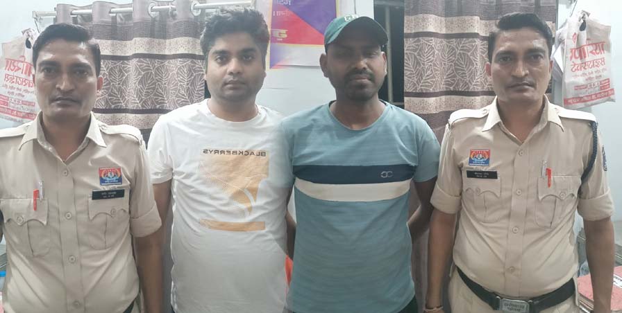 रायगढ़ पुलिस की एक और बड़ी कार्रवाई , आईपीएल सीजन में ऑनलाइन क्रिकेट सट्टा पर खरसिया में 3 सटोरिये गिरफ्तार, अलग-अलग ठिकानों पर दबिश, 51,000 नगद व 3 मोबाइल जब्त