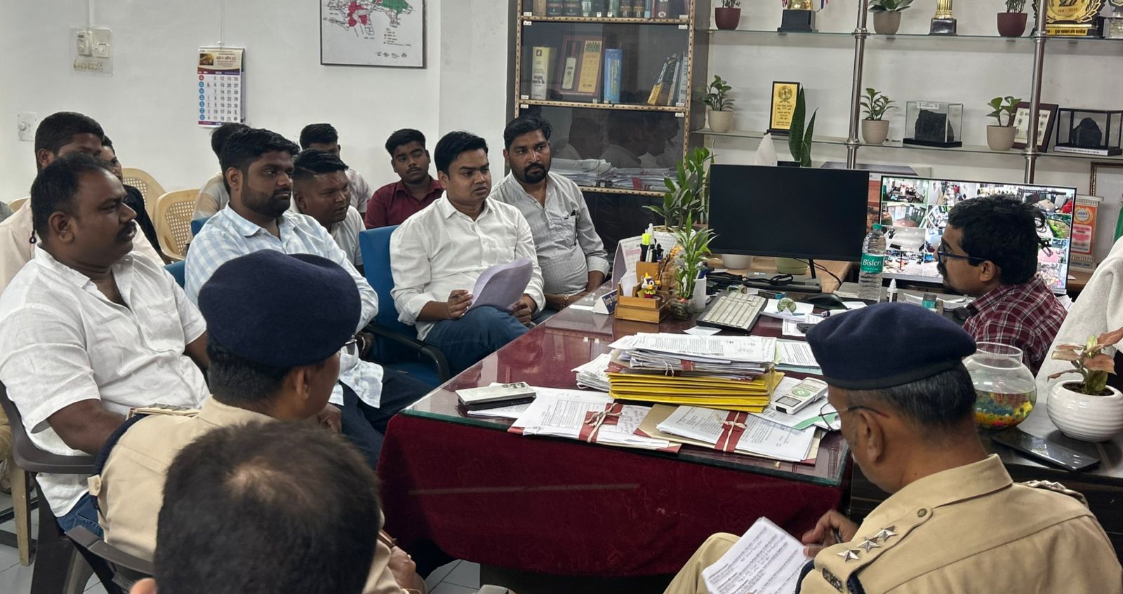 जनदबाव की बड़ी जीत :- घरघोड़ा में त्रिपक्षीय बैठक के बाद रोजगार, सड़क सुरक्षा, प्रदूषण नियंत्रण और जनसुविधाओं पर बनी सहमति