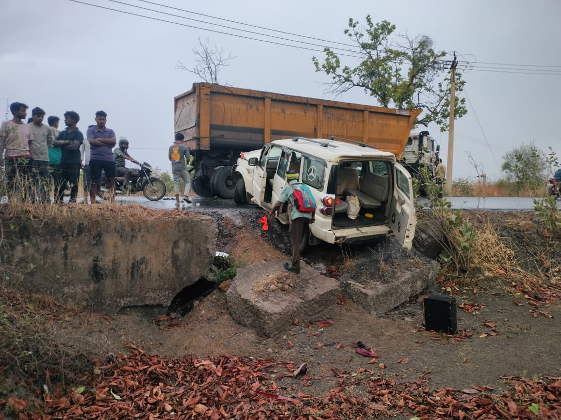 Raigarh News ट्रक और स्कार्पियों में आमने-सामने टक्कर, आधे दर्जन से अधिक ग्रामीण घायल