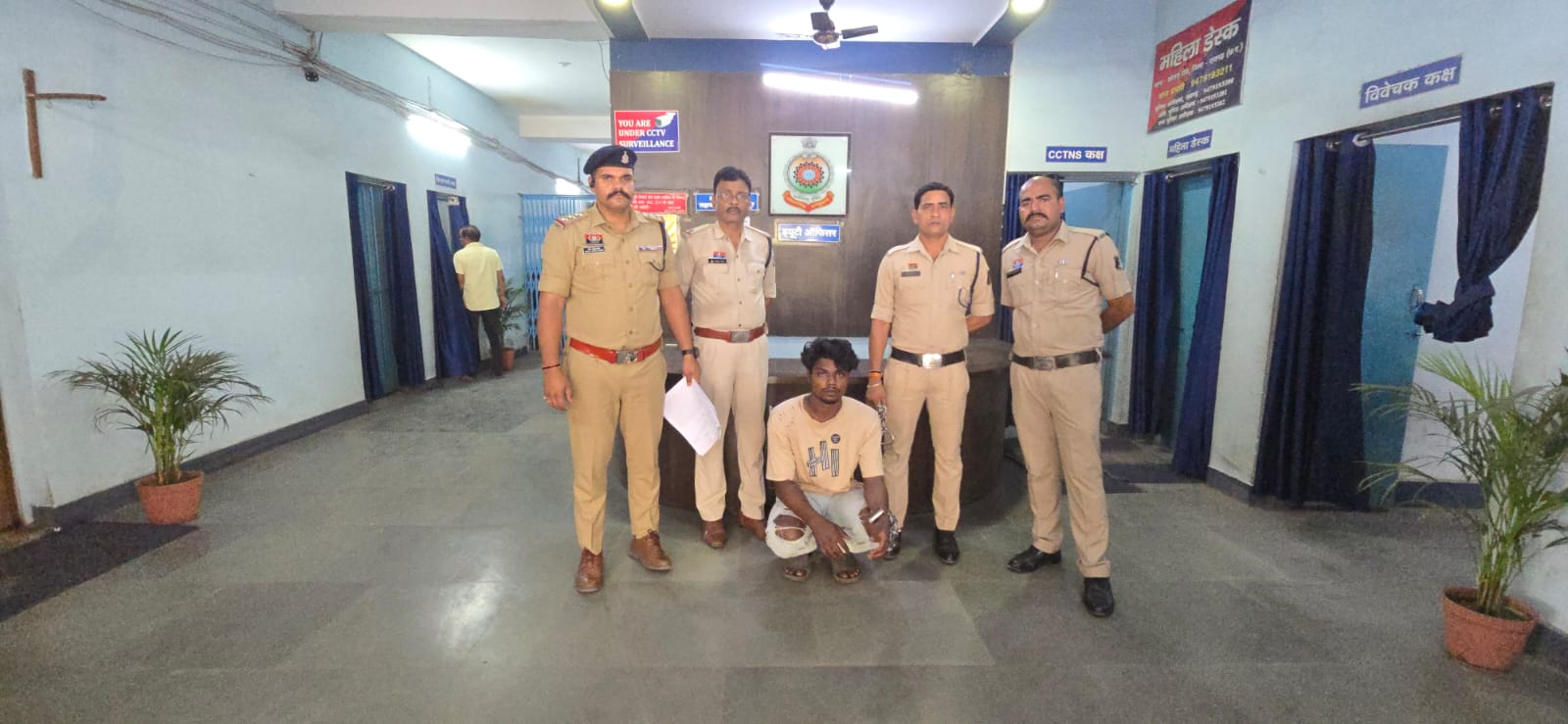 पुलिस ने सीतापुर ब्लाइंड मर्डर को सुलझाया, दोस्त ने ही मामूली विवाद में की थी युवक की बेरहमी से हत्या ,आरोपी ने ईट, हाथ में पहने लोहे के कड़ा से वारदात को दिया था अंजाम