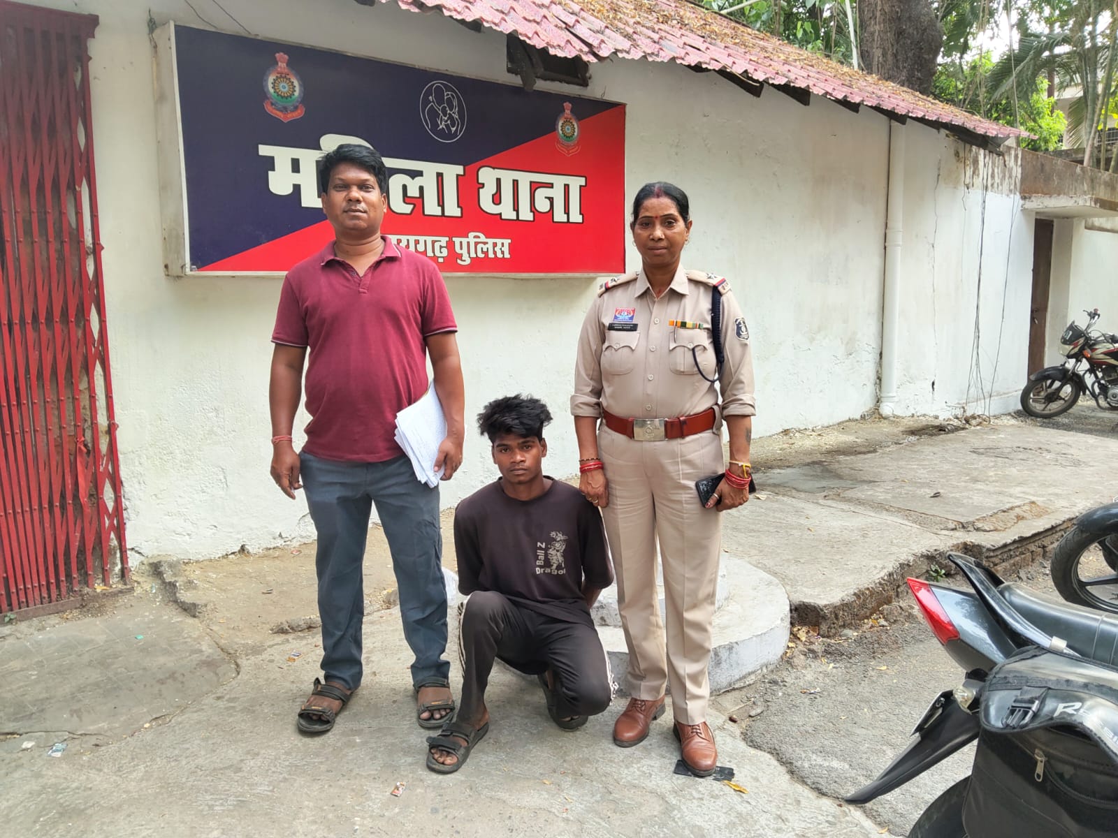 युवती से दुष्कर्म के आरोपी गिरफ्तार , पीड़ित महिलाओं एवं युवतियों की सुरक्षा रायगढ़ पुलिस की सर्वोच्च प्राथमिकता—एसएसपी शशि मोहन सिंह