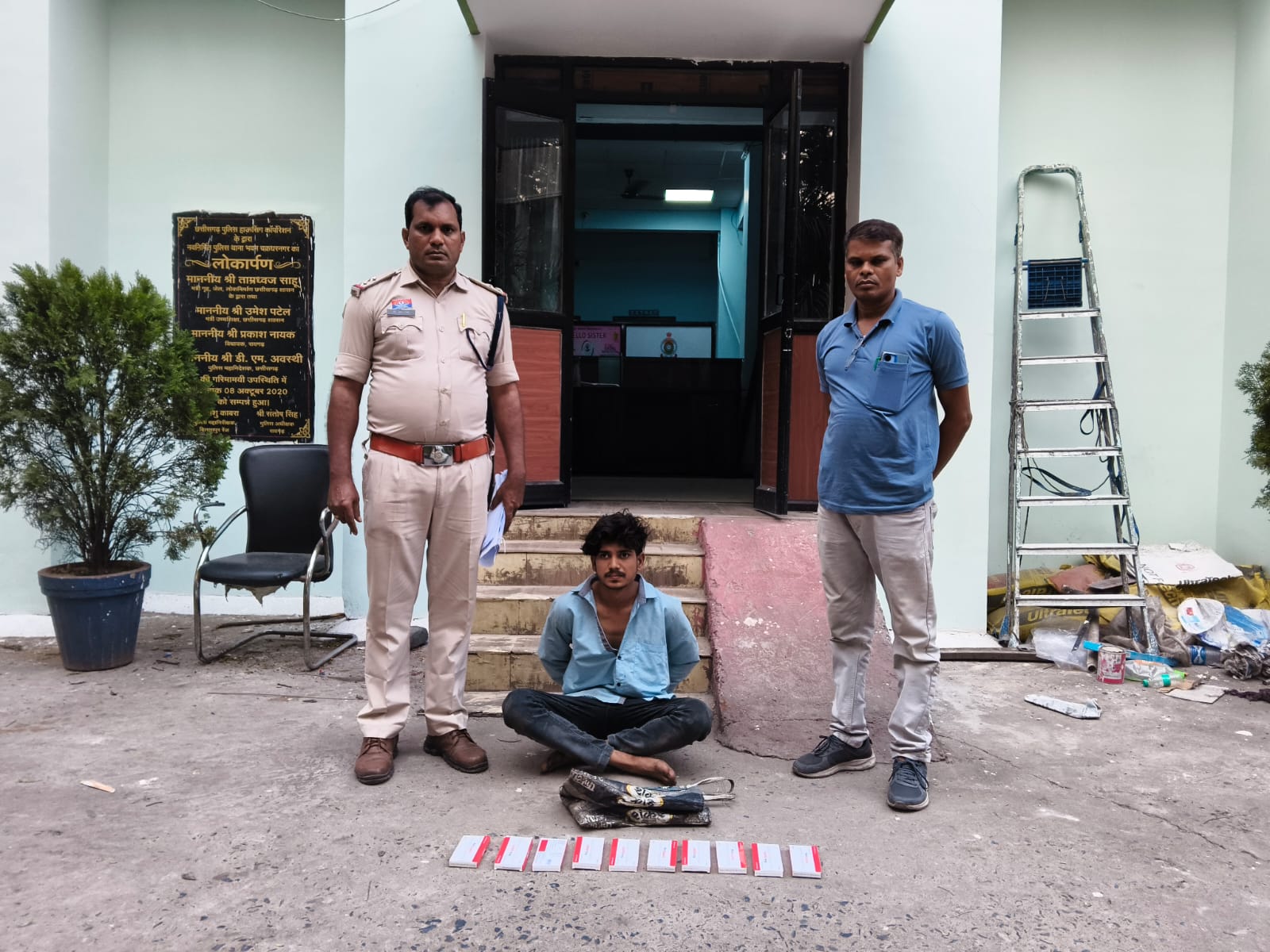 नशीली इंजेक्शन की तस्करी पर रायगढ़ पुलिस का एक और बड़ा प्रहार,  ओडिशा से लाकर रायगढ़ में बेचने की तैयारी कर रहा आरोपी गिरफ्तार, 98 प्रतिबंधित नशीली इंजेक्शन जब्त