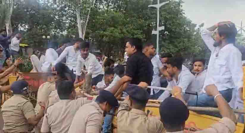 स्मार्ट मीटर के खिलाफ कांग्रेस का हल्लाबोल, पुलिस से धक्का-मुक्की, उमेश पटेल ने सरकार पर साधा निशाना