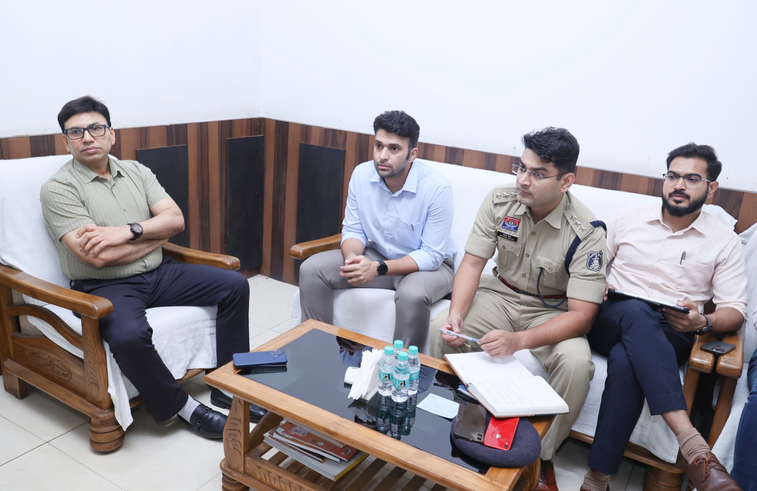 मानसून में जन-धन की सुरक्षा सर्वोच्च प्राथमिकता, बाढ़ एवं प्राकृतिक आपदाओं से निपटने जिला प्रशासन पूरी तरह तैयार, कलेक्टर-एसएसपी ने सभी विभागों की तैयारियों की ली व्यापक समीक्षा, राहत-बचाव, स्वास्थ्य, बिजली, जलभराव और कानून-व्यवस्था पर दिए सख्त निर्देश