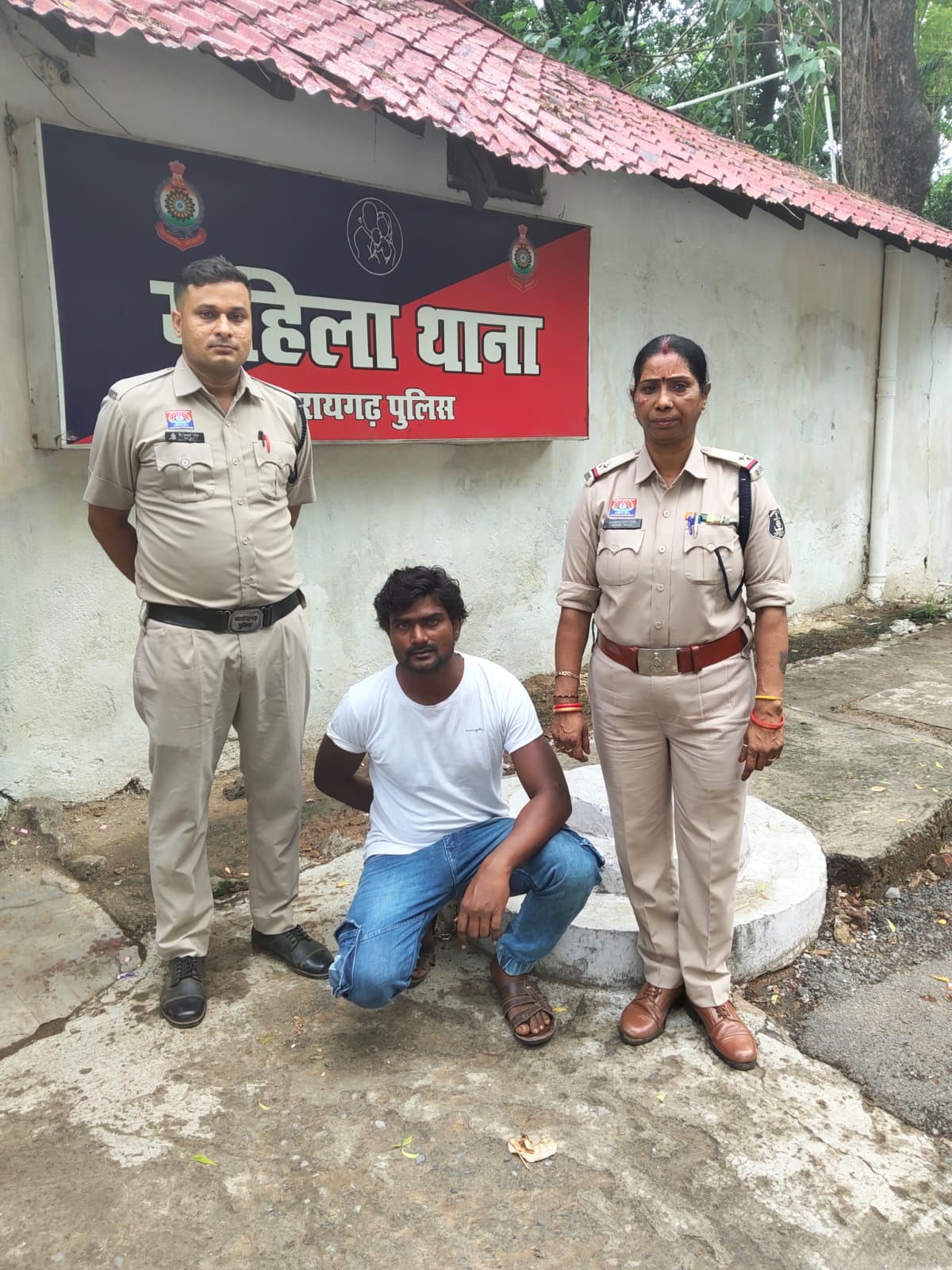“अभियान संवेदना” के तहत 15 वर्षीय गुम बालिका सकुशल बरामद, विधि से संघर्षरत बालक निरुद्ध, शादी का झांसा देकर नाबालिग को बहला-फुसलाकर ले गया था अपचारी, चौकी रैरूमाखुर्द पुलिस की त्वरित कार्रवाई